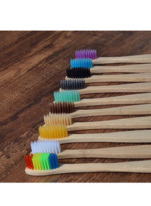 Brosses à dents en bambou de différentes couleurs / pour adultes